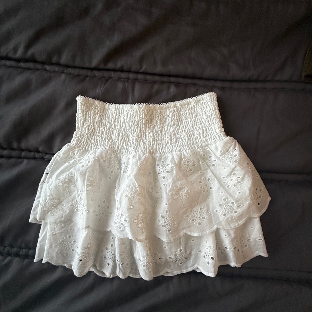 Chic White Lace Mini Skirt